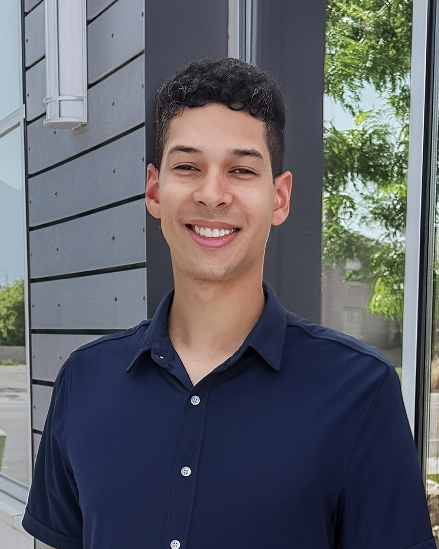 headshot of Daniel Adams therapist