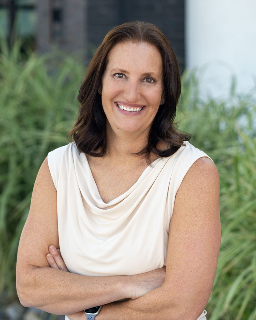 headshot of Kimberly Hiett, RNC-MNN
